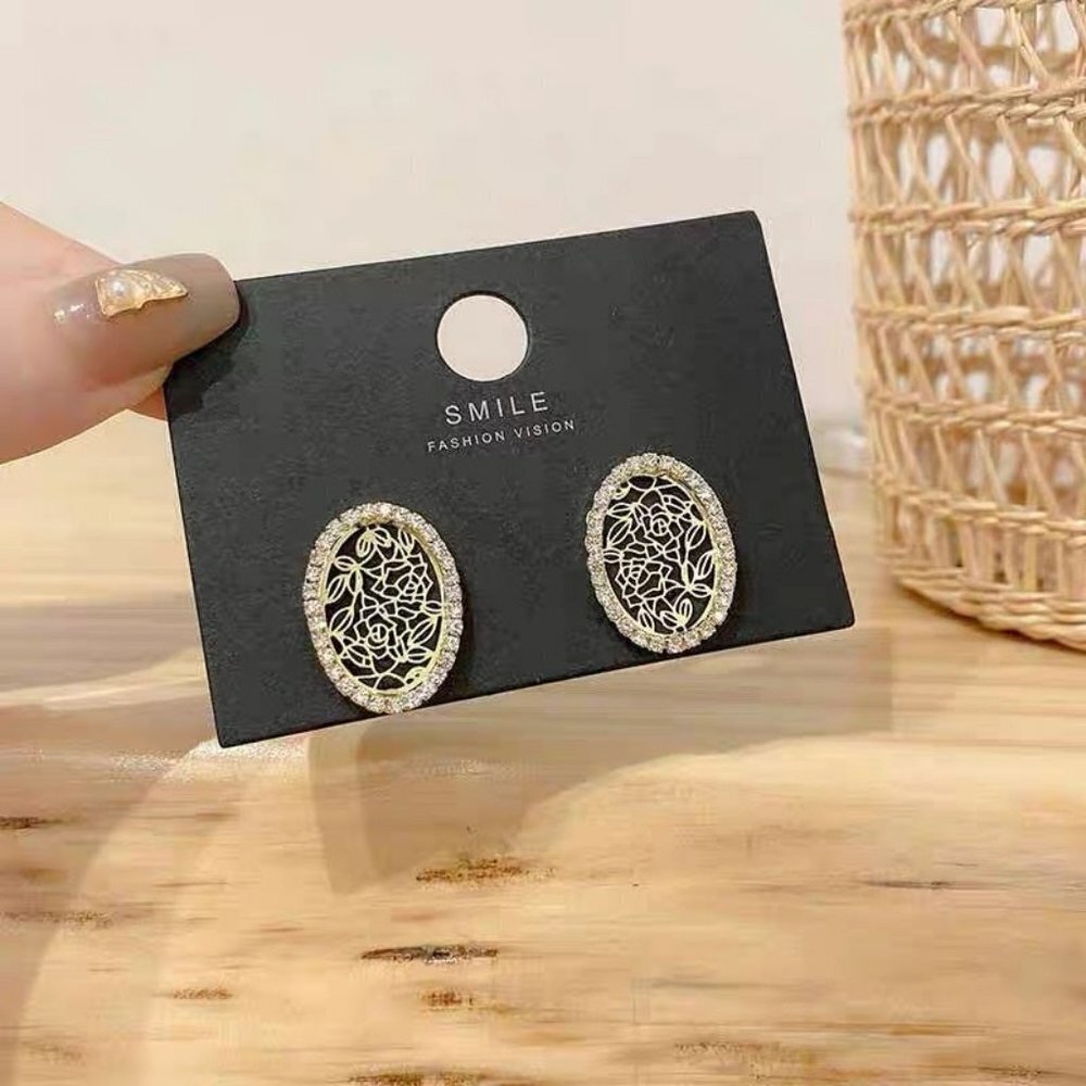 Gold transparent rose earrings
